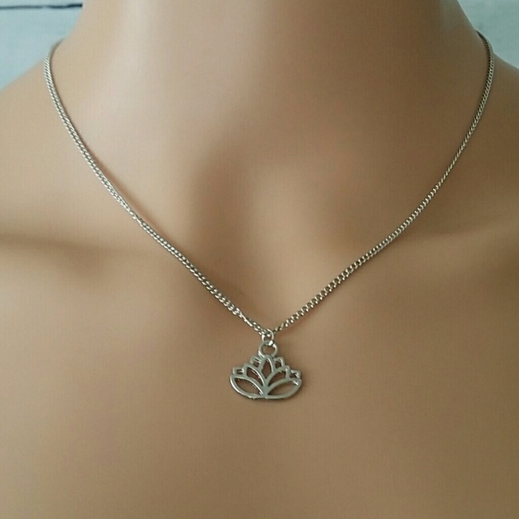 Jewelry - Dainty silver lotus necklace NWOT